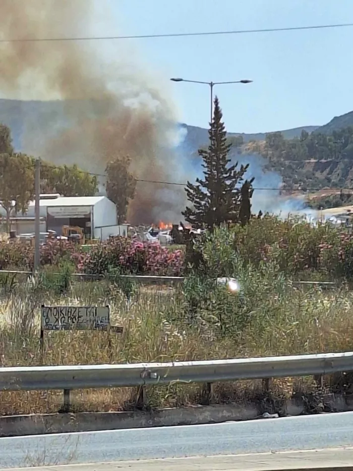 Φωτιά στο Μαρκόπουλο