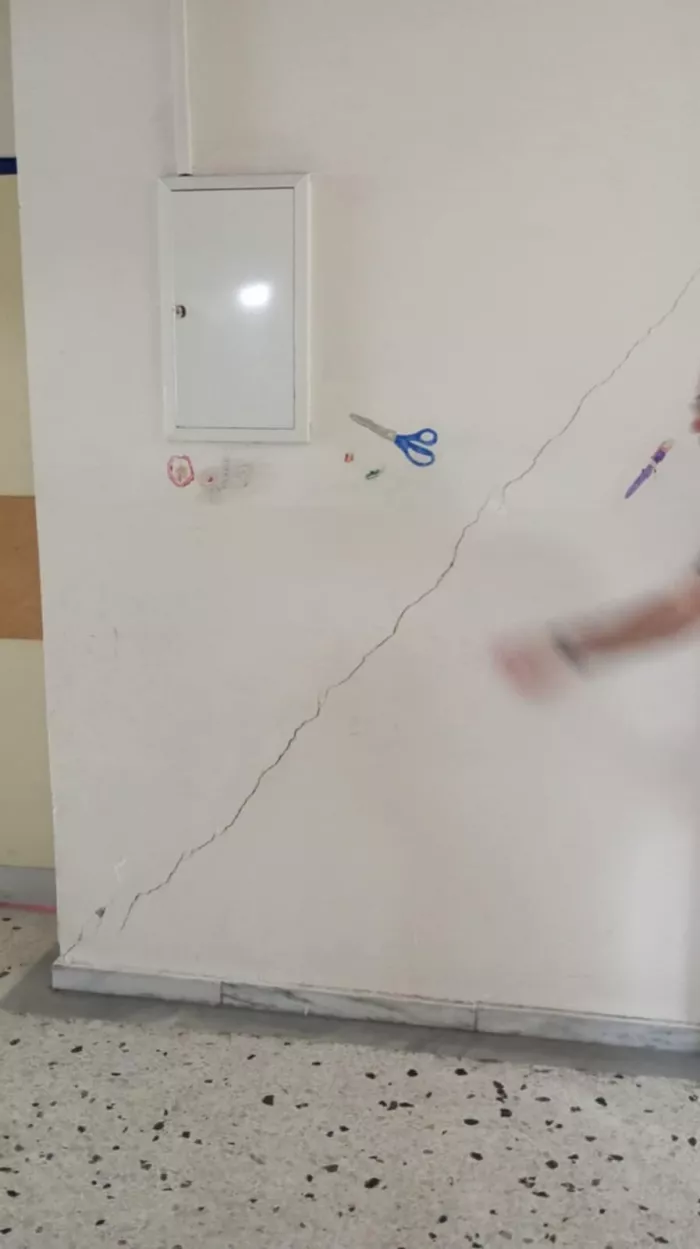 Σχολεία: Σφραγίστηκε αίθουσα Δημοτικού λόγω...ρωγμών