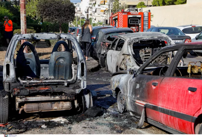 Καμένα αυτοκίνητα Νέα Σμύρνη