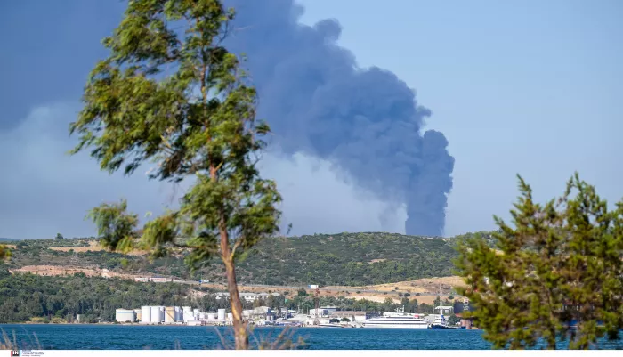 Αυλίδα: Πυρκαγιά σε εργοστάσιο πλαστικών – Ήχησε το 112