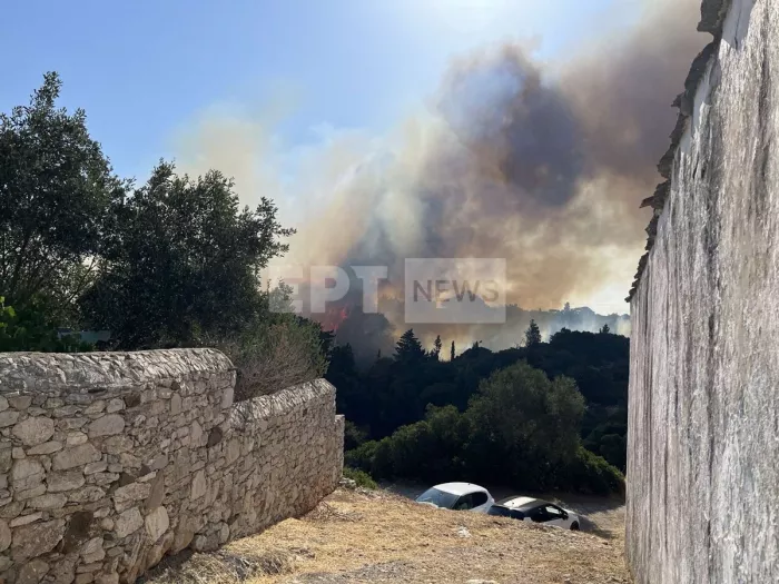 Μεγάλη φωτιά στα Κύθηρα - Ήχησε το 112 για εκκένωση οικισμών