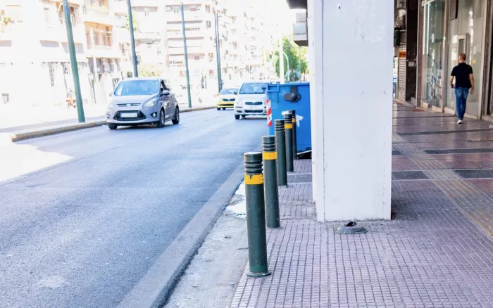 Αθήνα: «Ξηλώθηκαν» 63 ανενεργοί τηλεφωνικοί θάλαμοι (εικόνες)