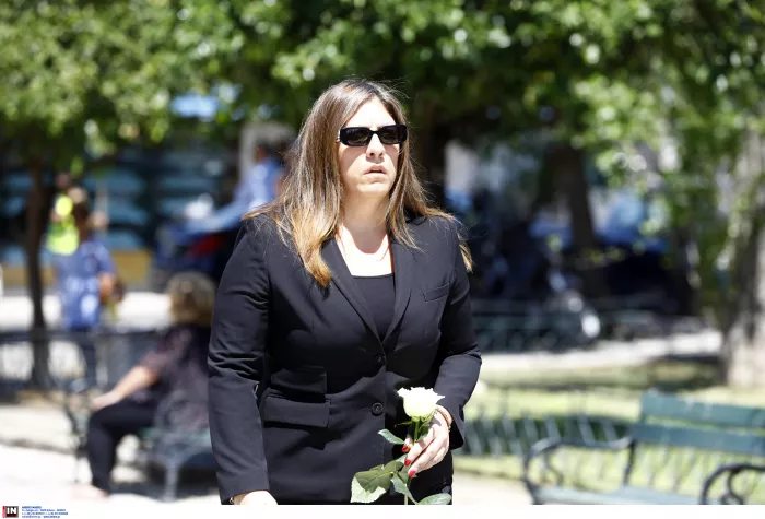 Σε κλίμα οδύνης το τελευταίο «αντίο» στην κόρη του Αντώνη Σαμαρά, Λένα