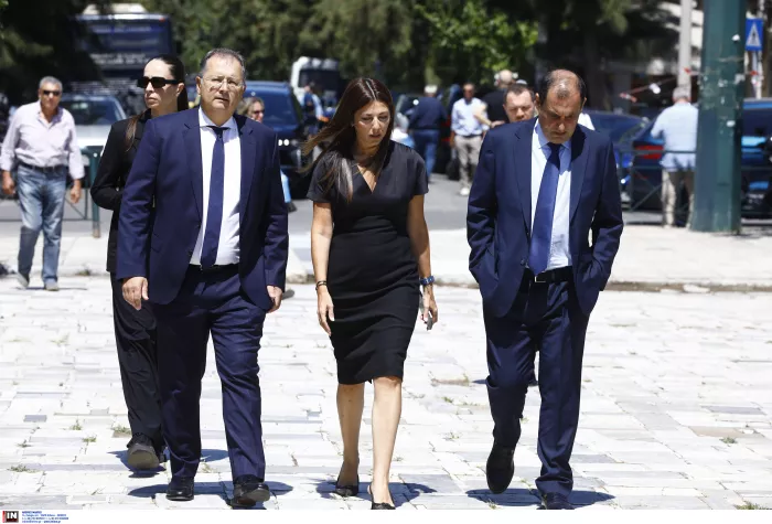 Σε κλίμα οδύνης το τελευταίο «αντίο» στην κόρη του Αντώνη Σαμαρά, Λένα