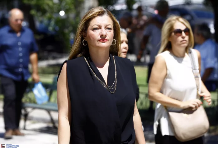 Σε κλίμα οδύνης το τελευταίο «αντίο» στην κόρη του Αντώνη Σαμαρά, Λένα