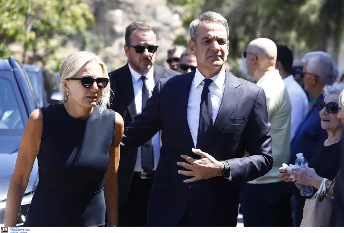 Σε κλίμα οδύνης το τελευταίο «αντίο» στην κόρη του Αντώνη Σαμαρά, Λένα