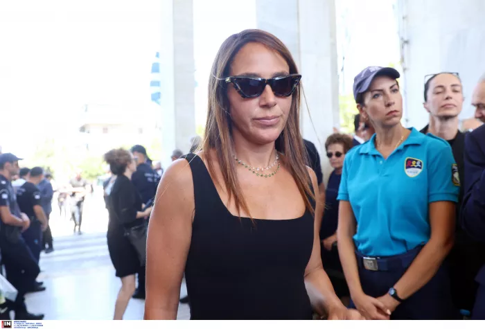 Σε κλίμα οδύνης το τελευταίο «αντίο» στην κόρη του Αντώνη Σαμαρά, Λένα