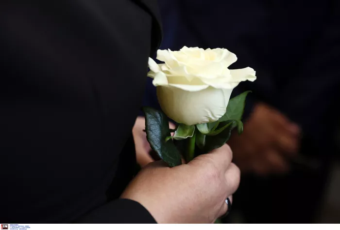 Σε κλίμα οδύνης το τελευταίο «αντίο» στην κόρη του Αντώνη Σαμαρά, Λένα