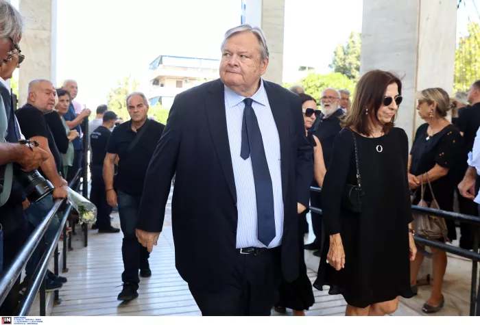 Σε κλίμα οδύνης το τελευταίο «αντίο» στην κόρη του Αντώνη Σαμαρά, Λένα