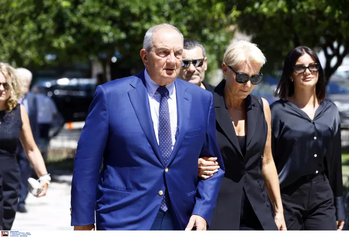Σε κλίμα οδύνης το τελευταίο «αντίο» στην κόρη του Αντώνη Σαμαρά, Λένα