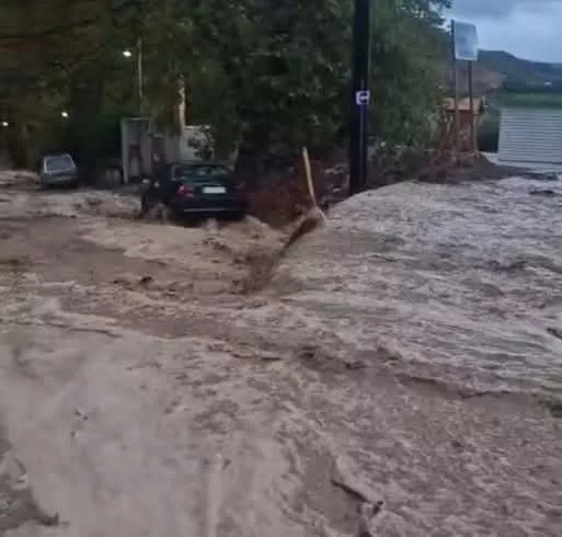Κακοκαιρία: Ποιες περιοχές πλημμύρισαν - Ποτάμια οι δρόμοι
