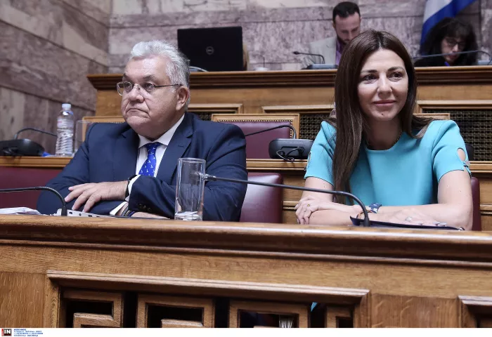 Η υπουργός Παιδείας Σοφία Ζαχαράκη και ο υφυπουργός Νίκος Παπαϊωάννου
