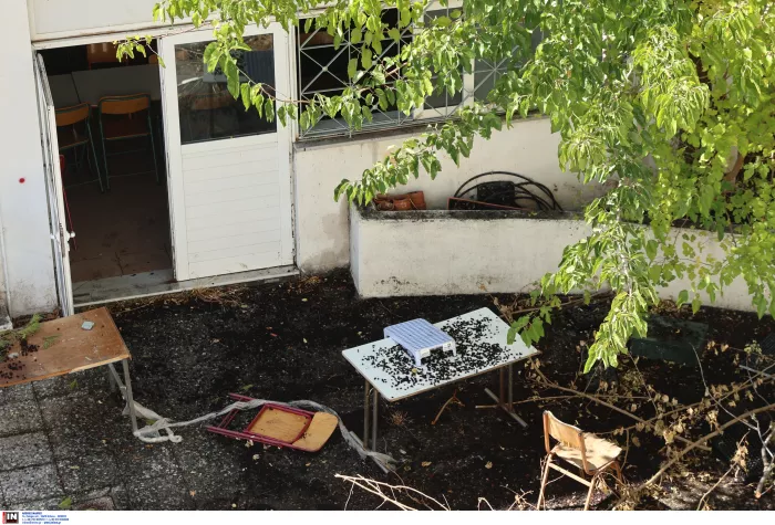 Ξέσπασε φωτιά σε σχολείο της Παλλήνης