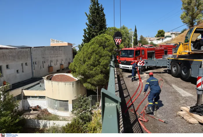 Ξέσπασε φωτιά σε σχολείο της Παλλήνης