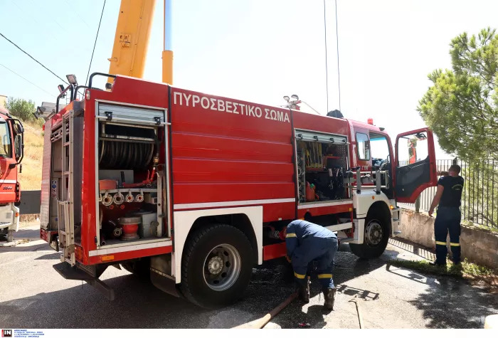 Ξέσπασε φωτιά σε σχολείο της Παλλήνης