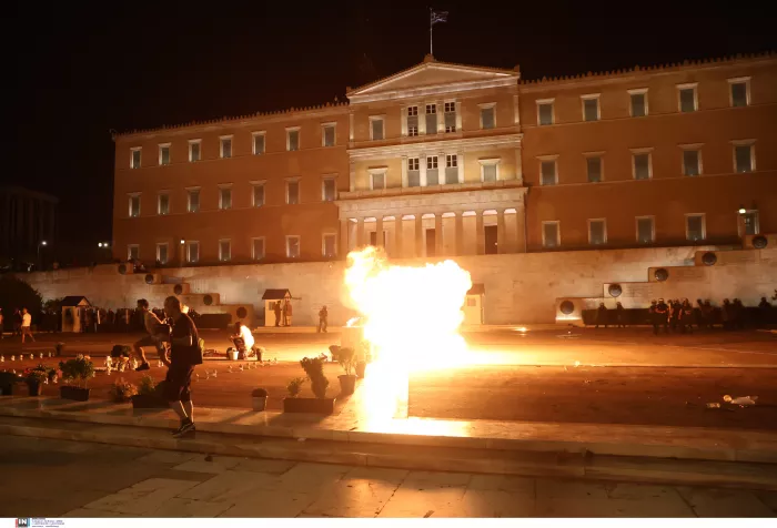 «Τα Τέμπη είναι έγκλημα»! Μεγαλειώδεις συγκεντρώσεις σε όλη τη χώρα (εικόνες)