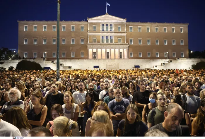 «Τα Τέμπη είναι έγκλημα»! Μεγαλειώδεις συγκεντρώσεις σε όλη τη χώρα (εικόνες)