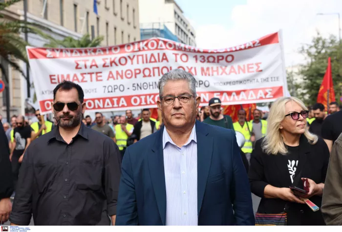 «Νέκρωσε» η χώρα: Χιλιάδες απεργοί λένε «όχι» στο νομοσχέδιο για το 13ωρο (εικόνες)