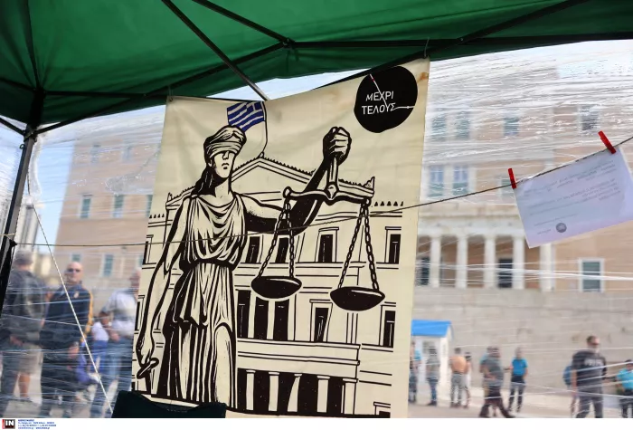 «Νέκρωσε» η χώρα: Χιλιάδες απεργοί λένε «όχι» στο νομοσχέδιο για το 13ωρο (εικόνες)