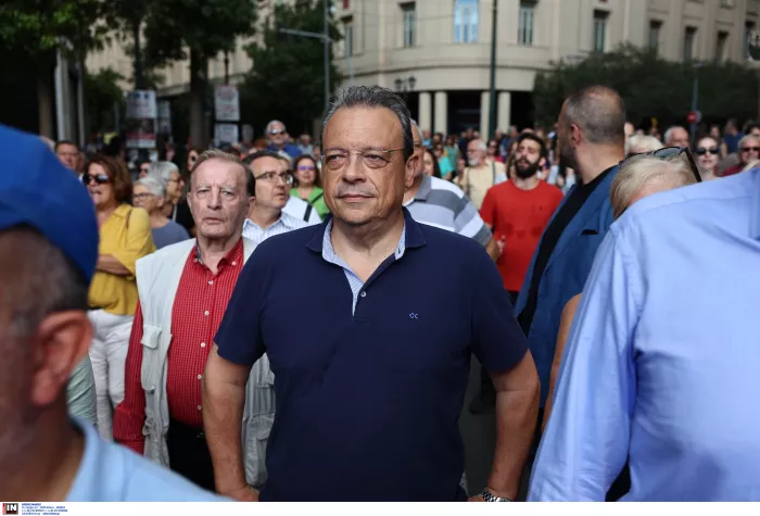 «Νέκρωσε» η χώρα: Χιλιάδες απεργοί λένε «όχι» στο 13ωρο (εικόνες)