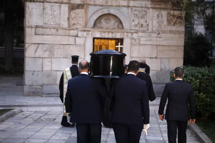 Διονύσης Σαββόπουλος: Σήμερα το τελευταίο αντίο - Λαϊκό προσκύνημα στη Μητρόπολη