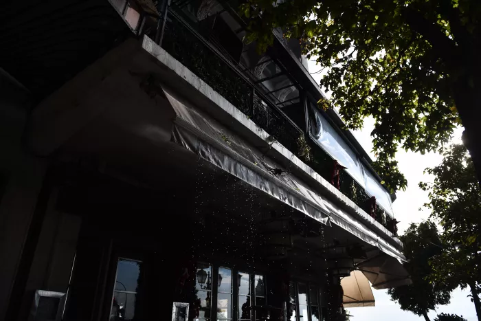 Θεσσαλονίκη: Φωτιά τώρα στο κέντρο - Φλέγεται κατάστημα (εικόνες)