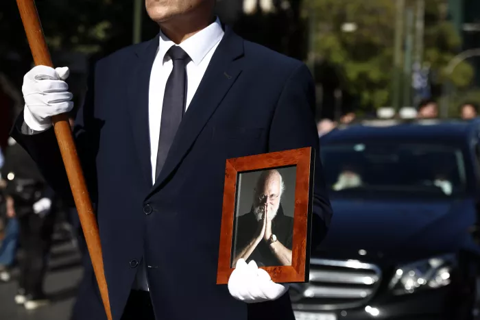 Η Ελλάδα αποχαιρέτησε τον Διονύση Σαββόπουλο (εικόνες, βίντεο)