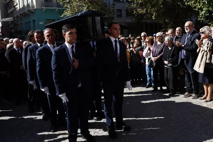 Η Ελλάδα αποχαιρέτησε τον Διονύση Σαββόπουλο (εικόνες, βίντεο)