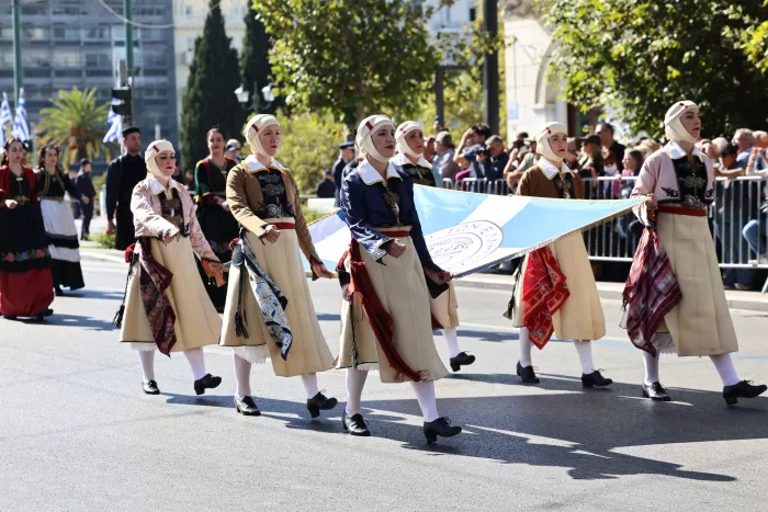 28η Οκτωβρίου: Σε εξέλιξη η μαθητική παρέλαση στην Αθήνα (Φωτογραφίες)