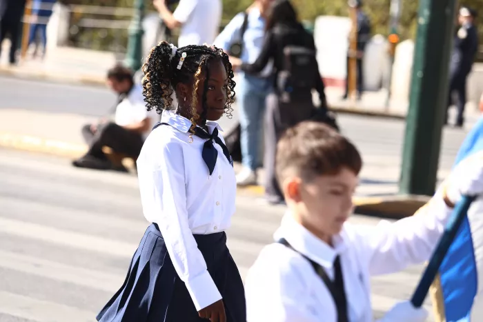28η Οκτωβρίου: Σε εξέλιξη η μαθητική παρέλαση στην Αθήνα (Φωτογραφίες)