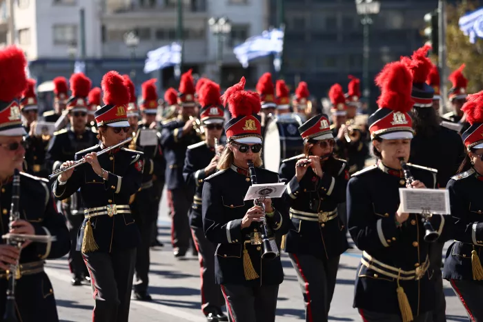 28η Οκτωβρίου: Σε εξέλιξη η μαθητική παρέλαση στην Αθήνα (Φωτογραφίες)