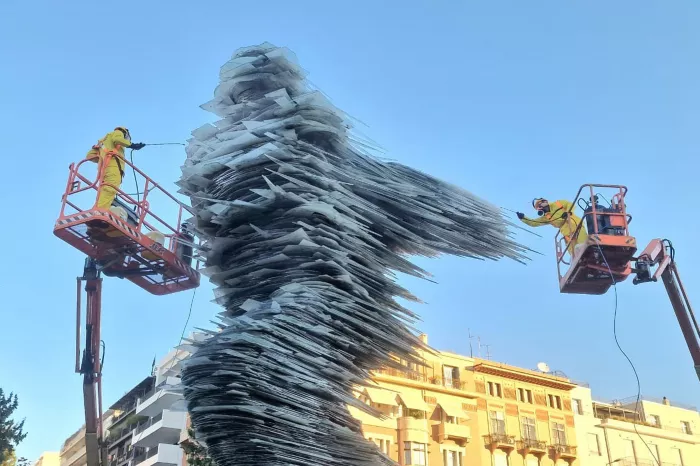 Δρομέας γλυπτό