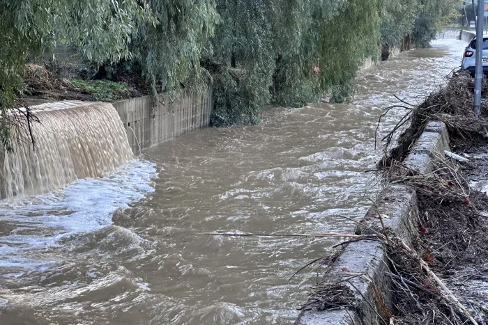 Κακοκαιρία: «Πνίγηκε η Λέσβος - Πλημμύρες και στη Μεγαλόπολη (εικόνες)