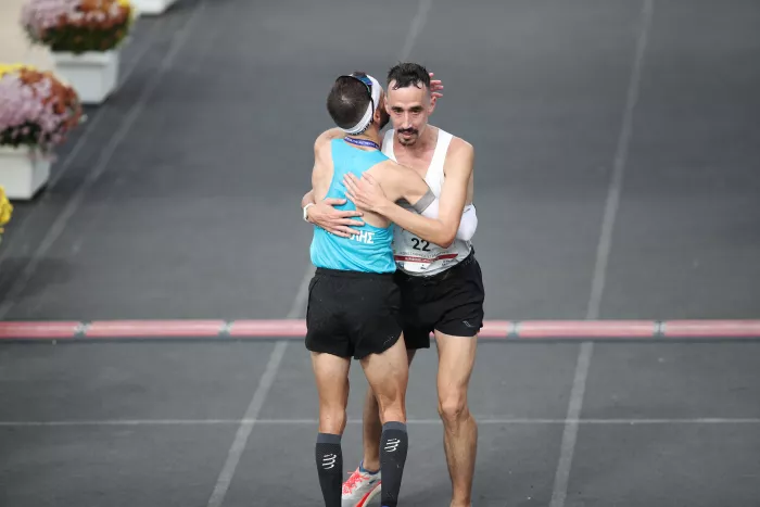 42ος Αυθεντικός Μαραθώνιος: Μεγάλος νικητής ο Παναγιώτης Καραΐσκος (φωτογραφίες)