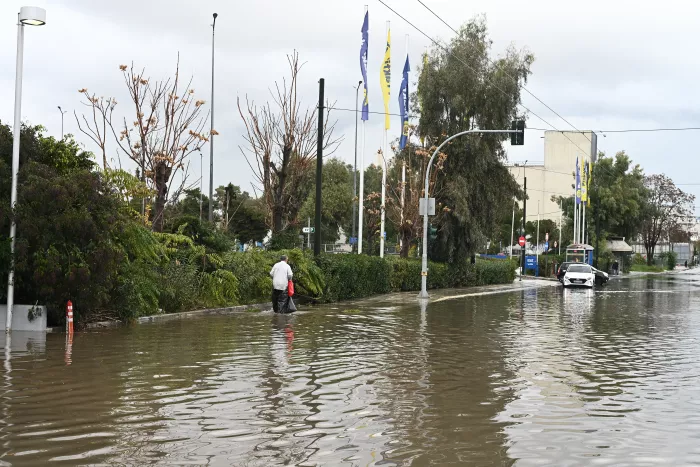 Βροχές και καταιγίδες: Πλημμύρισε το κέντρο της Αθήνας (φωτογραφίες)