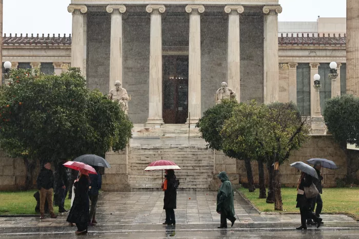 «Άνοιξαν οι ουρανοί»: Επικαιροποιήθηκε το έκτακτο δελτίο της ΕΜΥ