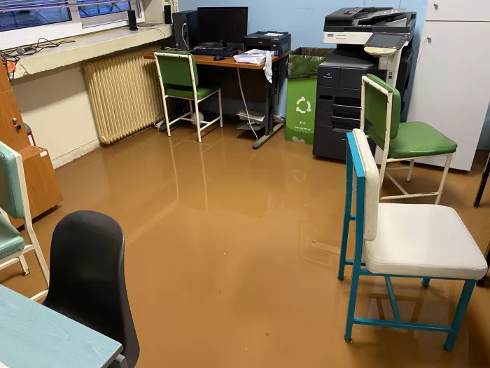 Κακοκαιρία: Πλημμύρισε το 3ο Δημοτικό Κορωπίου - Αδιανόητες εικόνες