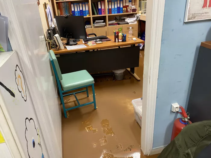 Κακοκαιρία: Πλημμύρισε το 3ο Δημοτικό Κορωπίου - Αδιανόητες εικόνες