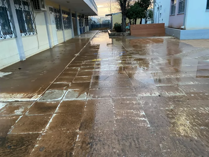Κακοκαιρία: Πλημμύρισε το 3ο Δημοτικό Κορωπίου - Αδιανόητες εικόνες