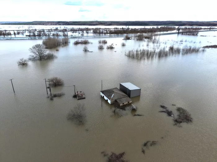 Εικόνες αποκάλυψης στον Έβρο: Πλημμυρισμένος όλος ο κάμπος (βίντεο)
