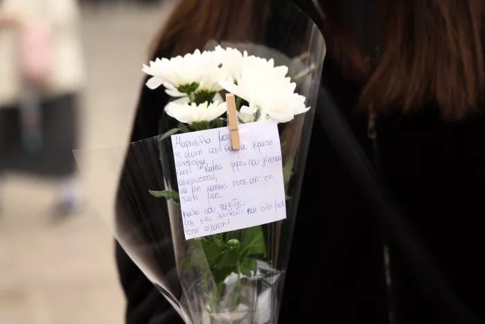 Το ύστατο χαίρε στη Μαρινέλλα: Πλήθος κόσμου στη Μητρόπολη (εικόνες)Το ύστατο χαίρε στη Μαρινέλλα: Πλήθος κόσμου στη Μητρόπολη (εικόνες)