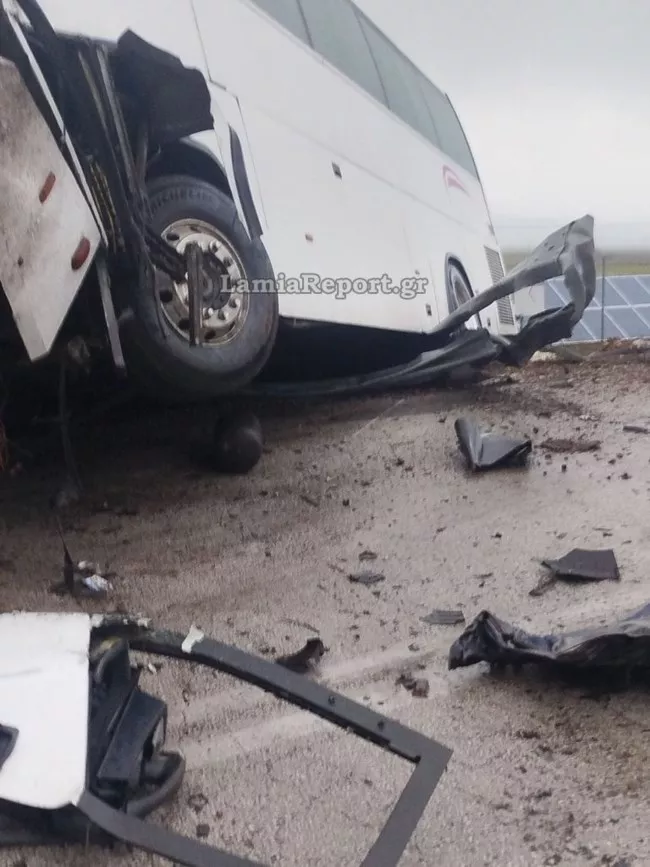 Φονικό τροχαίο στη Φθιώτιδα: Νεκρός 21χρονος, συγκρούστηκε με σχολικό λεωφορείο