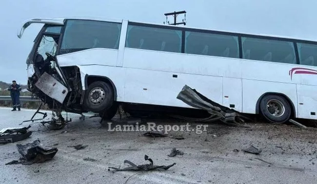 Φονικό τροχαίο στη Φθιώτιδα: Νεκρός 21χρονος, συγκρούστηκε με σχολικό λεωφορείο