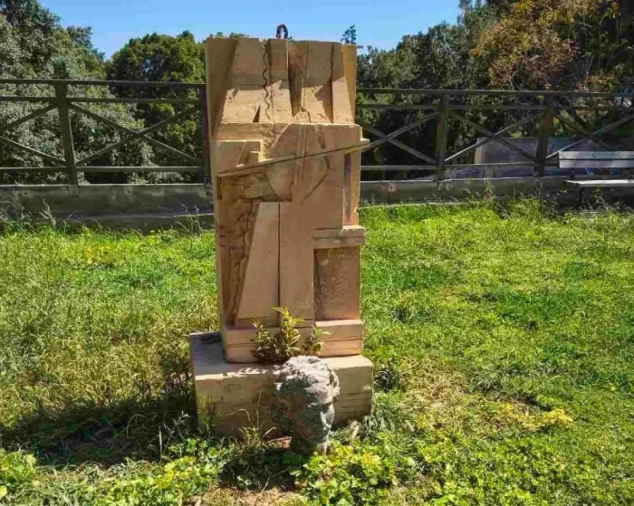 Νίκος Ξυλούρης προτομή