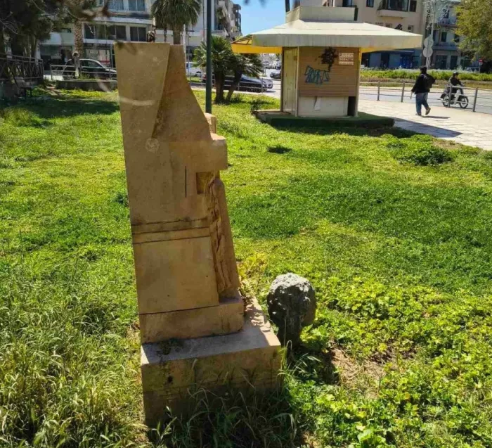 Νίκος Ξυλούρης προτομή