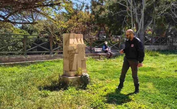 Νίκος Ξυλούρης προτομή