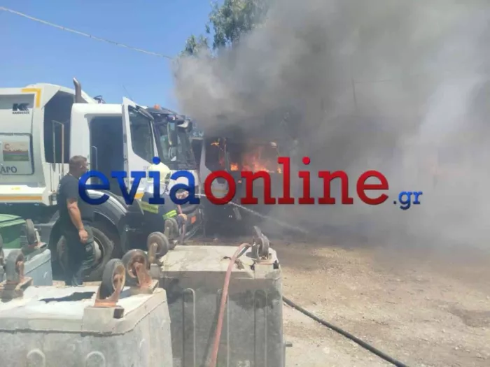 Εύβοια: Πήρε φωτιά απορριμματοφόρο μέσα σε εργοτάξιο