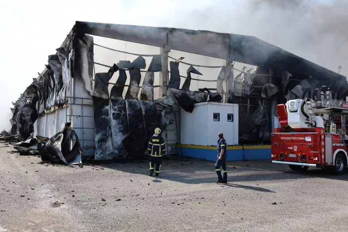 Έκρηξη στον Ασπρόπυργο: Τραυματίες και τοξικό νέφος - Ήχησε το 112
