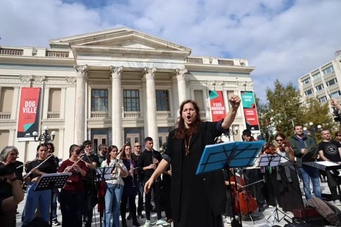 Πειραιάς - Απεργιακή διαδήλωση: «Οι εργάτες δεν δουλεύουν για τον πόλεμο» (εικόνες)