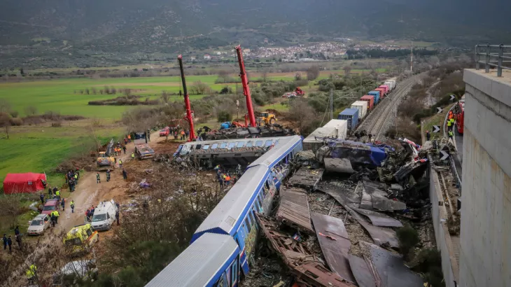 Σύγκρουση τρένων στη Λάρισα: Τριήμερο εθνικό πένθος κήρυξε ο Μητσοτάκης